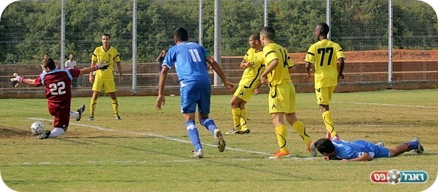 ההזדמנות של ר"ג. רוף עוצר את אוחיון (צילום: לירן דורף) 