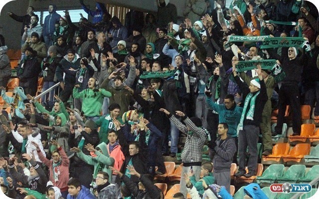 צריך רק להסתכל ביציע. למצולמים אין קשר לכתבה (צילום: לירן דורף)