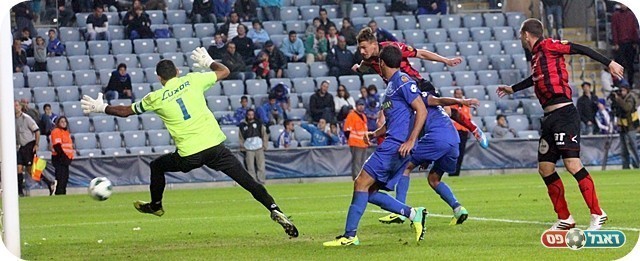 המשחק נכנס לגרבג'-טיים. שטיין כובש (צילום: לירן דורף)