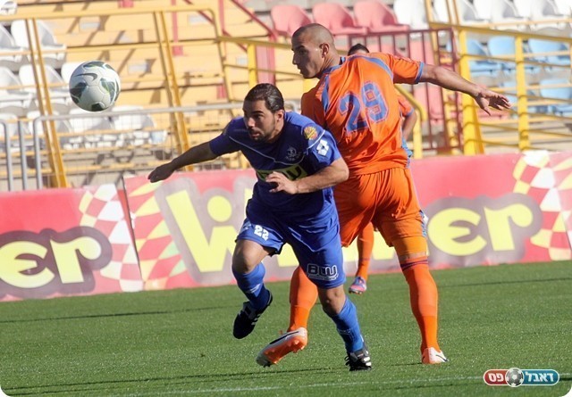 אסולין בורח ממאיו (לירן דורף)