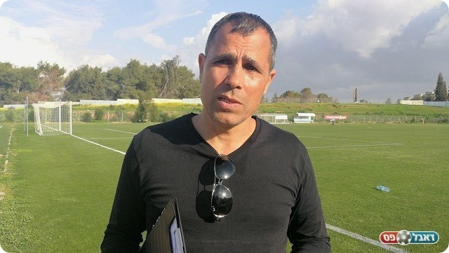 ניצחון ענק. מאמן אזור יוסי חכים (אביחי דלאל)