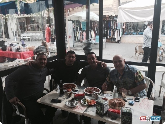 המאמן והיו"ר ברגעים אלה בישיבה דחופה