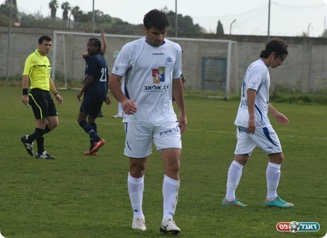 יאיר אזולאי. "אני וחזות חברים" (צילום: ארז נעמן)