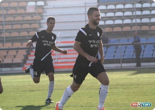 פתיחת מחצית טובה של ג'וליס. נבואני חוגג צמד (מיכאל פישנזון)