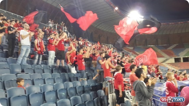 מפגן עידוד מרשים לאורך כל המשחק. אוהדי קטמון