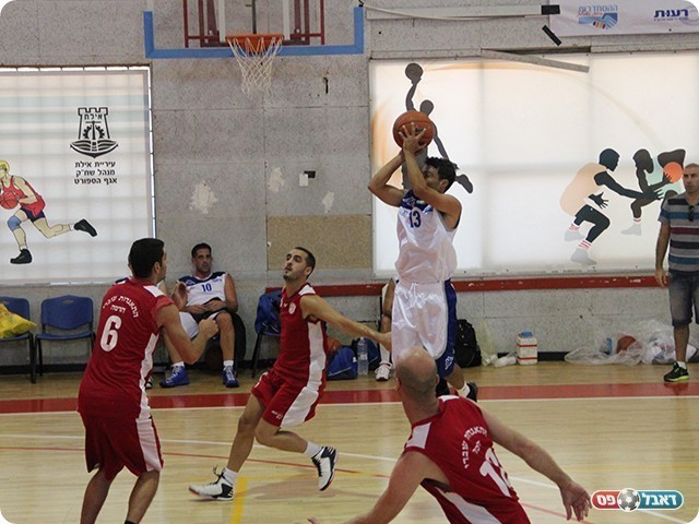 ענף הכדורסל פרח (צילום: שלומי גבאי)