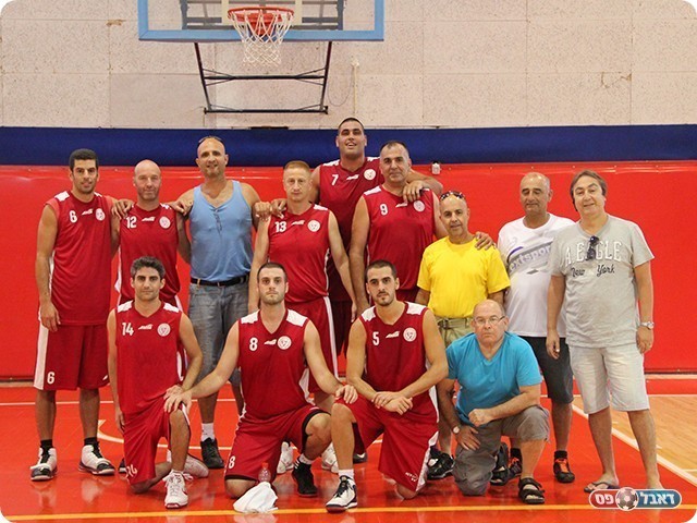 הקבוצה המנצחת בית חולים הדסה (צילום: מוחמד חאדר אניס)