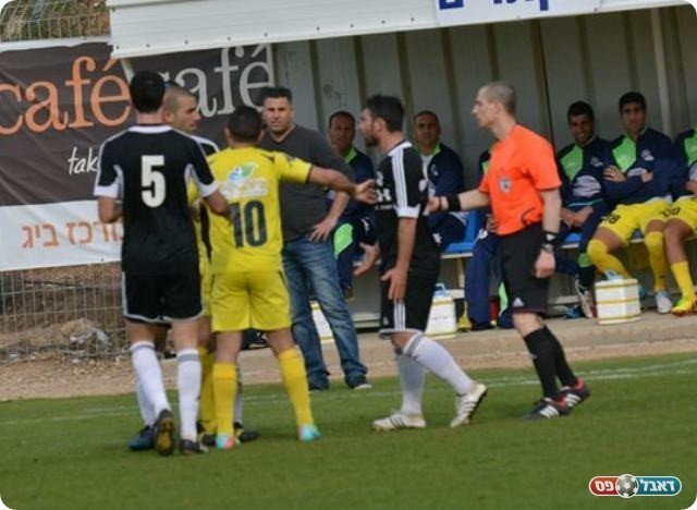 משחק אגרסיבי. גורמזנו כועס על פטלק (צילום: ולדי מויסייב)