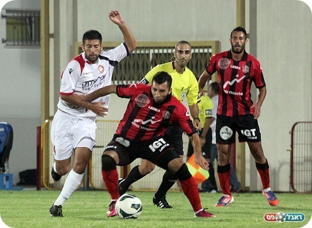 כדור עומק נהדר. מורג'אן מול ברקוביץ' (צילום: לירן דורף)