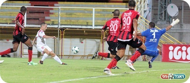 שחמט. בוקסה מקפיץ מעל שמש (צילום: לירן דורף)