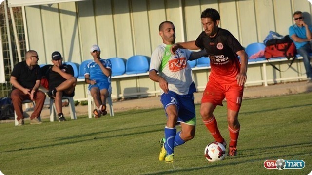 עזו מול אסי משיח, שניהם עדיין לא חתומים בקבוצות (ולדי מויסייב)