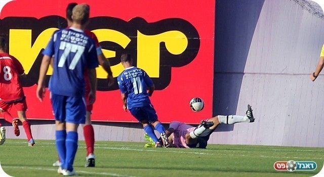 הזדמנות גדולה. חלאיילה עוצר את דרעי (צילום: לירן דורף)