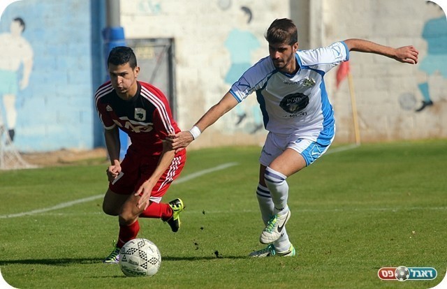 החזיר את מורשה לעניינים. מועלם עוצר את רוזנבלום (צילום: לירן דורף)