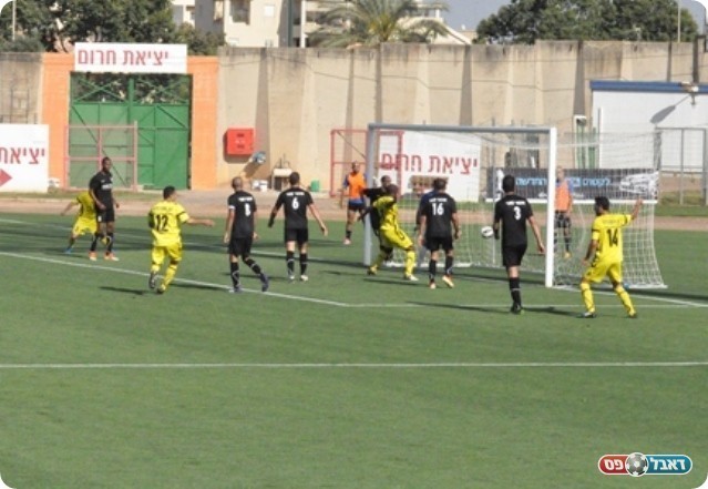 השער היפה במשחק. הקרן של רביבו ברשת (חאדר אניס)