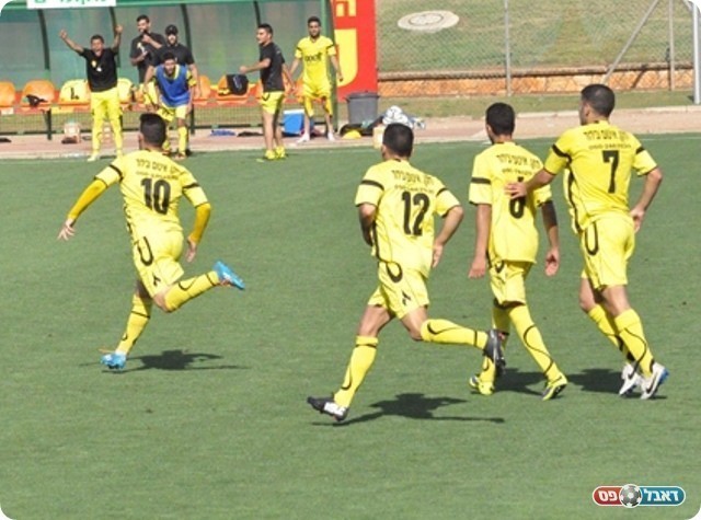 שרץ לחגוג (חאדר אניס)