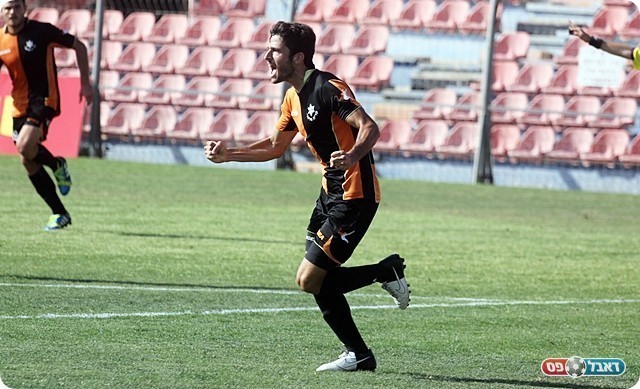 וחוגג (לירן דורף)