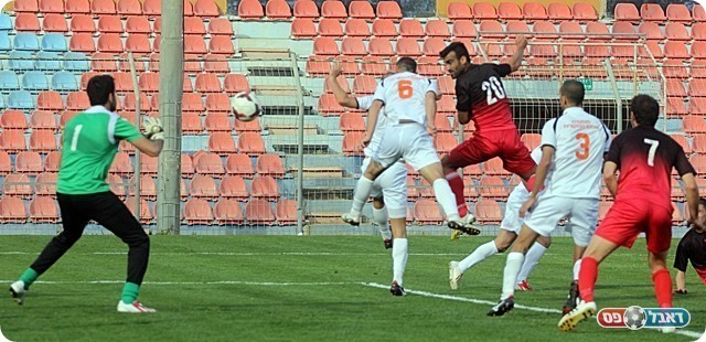 דוידי עוצר את חלבי