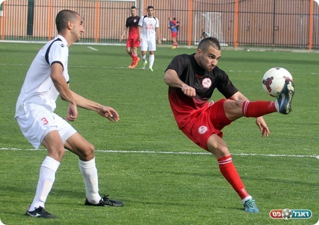 מוטי מלכה מנסה להטעות את עיני