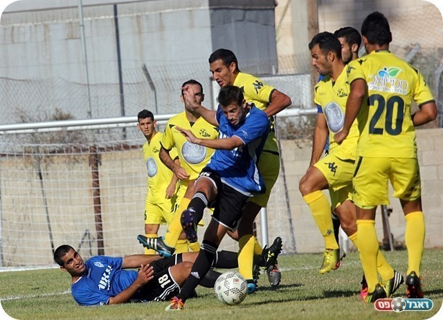 שום דבר לא הלך. צבי וחסון מפספסים (צילום: לירן דורף)