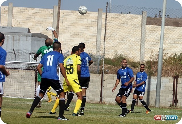 הכדור מעל כולם (צילום: לירן דורף)