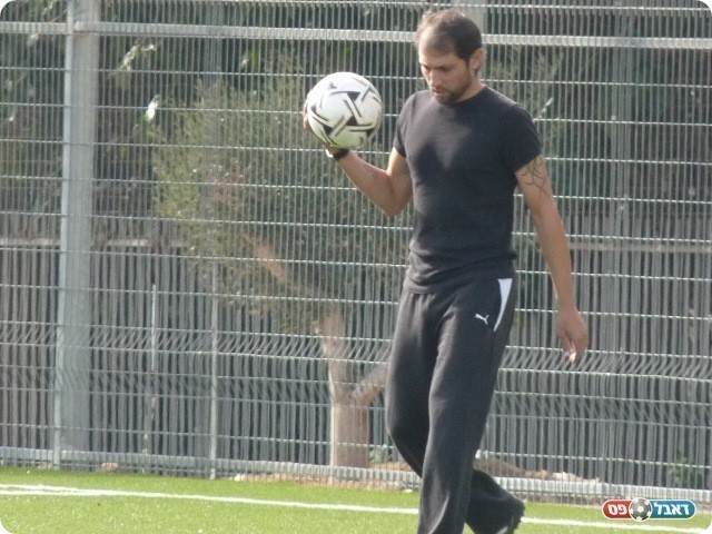 חייב חלוץ. מאמן פרדס כץ, רפאל כהן (צילום: אלי שמואלי)