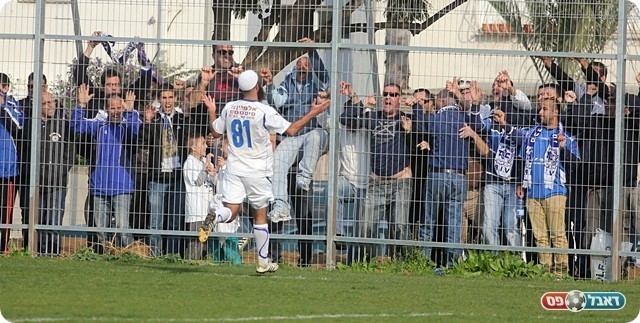 שער ניצחון דרמטי. כהן צדק חוגג (צילום: לירן דורף)