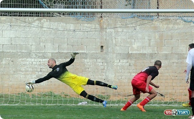 למל בעצירת המשחק מול חג'ג'(לירן דורף)