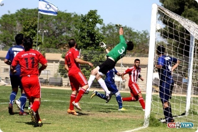 שחקני מרחבים התרגשו. ברקאי בפעולה (שי מוגילבסקי אתרwww.eyoya.co.il) 