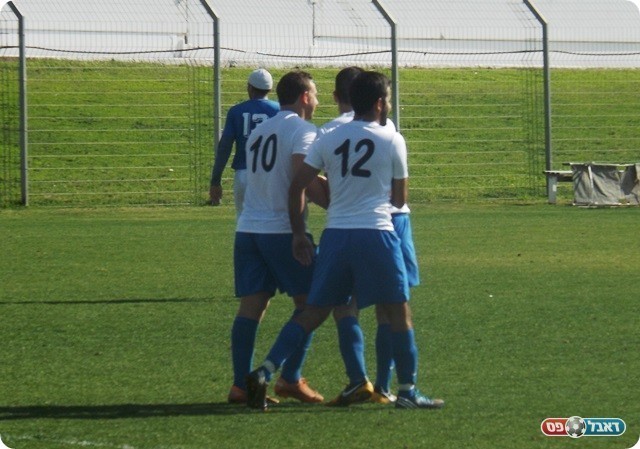 פתיחה מהממת. חוגגים את הראשון עם לוי (צילום: אבי פפיס)