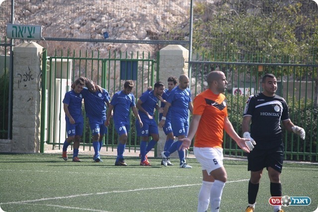 ועם החברים (פזי שינדלר)