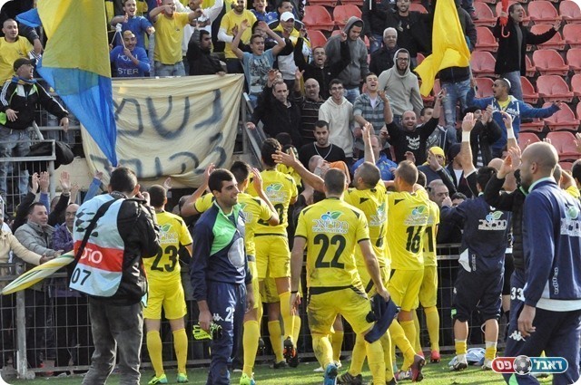 מחזור חלומי. שחקני קריית גת חוגגים 