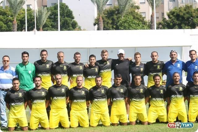 סגל חדש. בית"ר נהריה מודל 2013/4 (צילום: מיכה פישנזון)