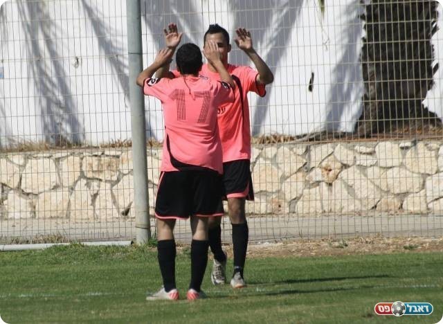 בכורה חלומית. קסוס ואגא חוגגים את השלישי (צילום: אבי פפיס)