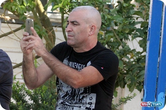 הגיע לצלם את הילד. עופר בכר (צילום: לירן דורף)