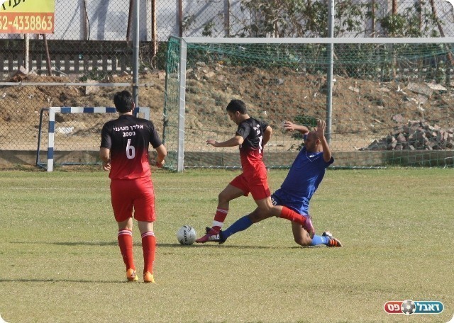 משחק אגרסיבי (צילום: פזי שינדלר)