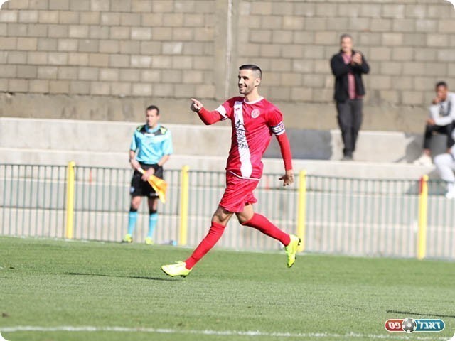 הקפטן חוגג (וואסים מוואסי)