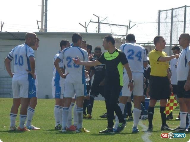 מחכים לכפר יונה. כבודי והשחקנים (אלי שמואלי)