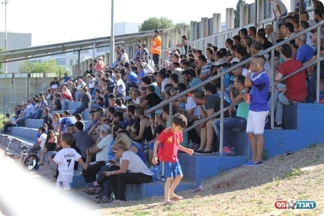 כמות שלא זכורה מימי ליגה א'. אוהדי אור יהודה (קובי רוזן)