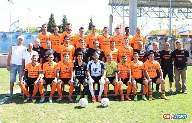 המושג שחקני בית עדיין קיים. פרדסיה מודל 2015 (רון שלום באדיבות "מה קורה בכפר")
