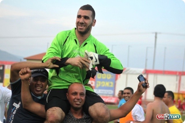 ככה יעשה לאיש. סעב על הכתפיים