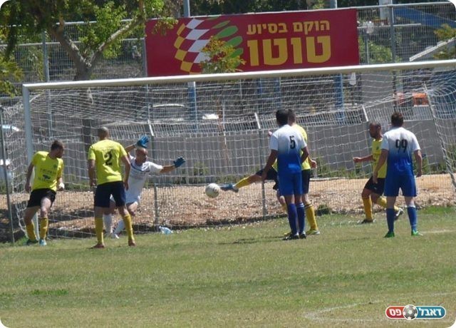 המצב הטוב ביותר. ברונפלד מחלץ (צילום: אלי שמואלי)