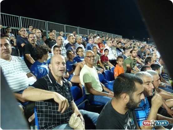 נקודת האור. אוהדי רמלה (צילום: אלי שמואלי)