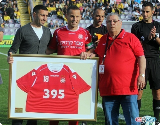 בן עמי  הפורש עם בוקסה וויטקובסקי (צילום: לירן דורף)