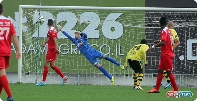 הטיל של ברוסו בדרך לחמוק מהחיבורים (צילום: לירן דורף)