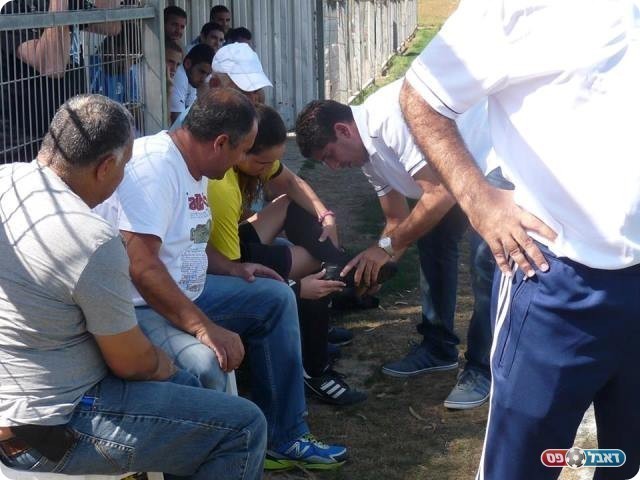 סינדרלה והנעל. מתקנים את הסוליה של אהרון (אלי שמואלי)