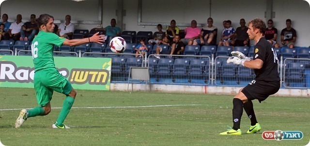 בנש משחק כדוריד עם חנצ'ינסקי (לירן דורף)