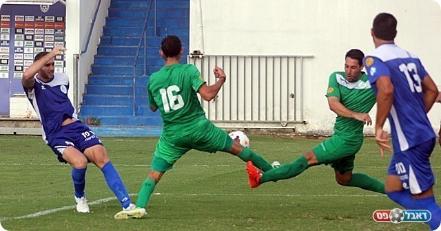 נוסבאום ובנש מונעים גול בטוח מנצר (לירן דורף)