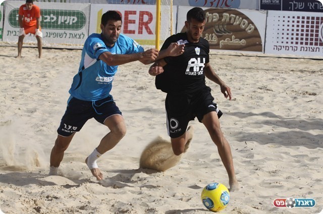 שרביט מנסה לעצור את ויטלי גנון