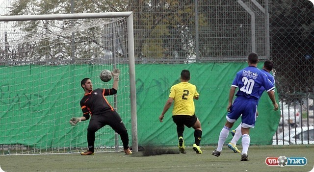 נחמדי מפגיז את הקורה(צילום: לירן דורף)