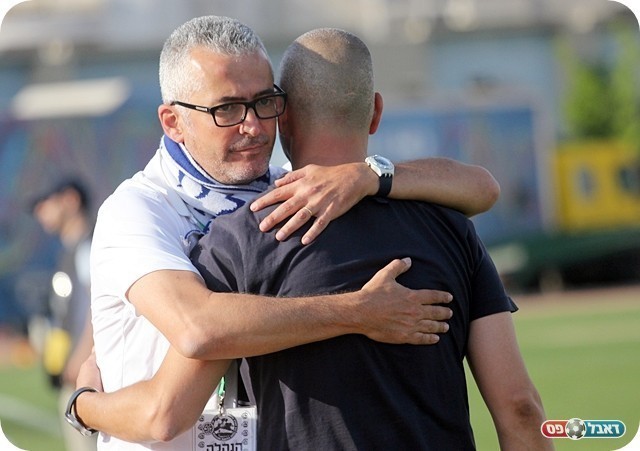 שני המאוכזבים. עמיקם מנחם את בן גיגי (צילום: לירן דורף)